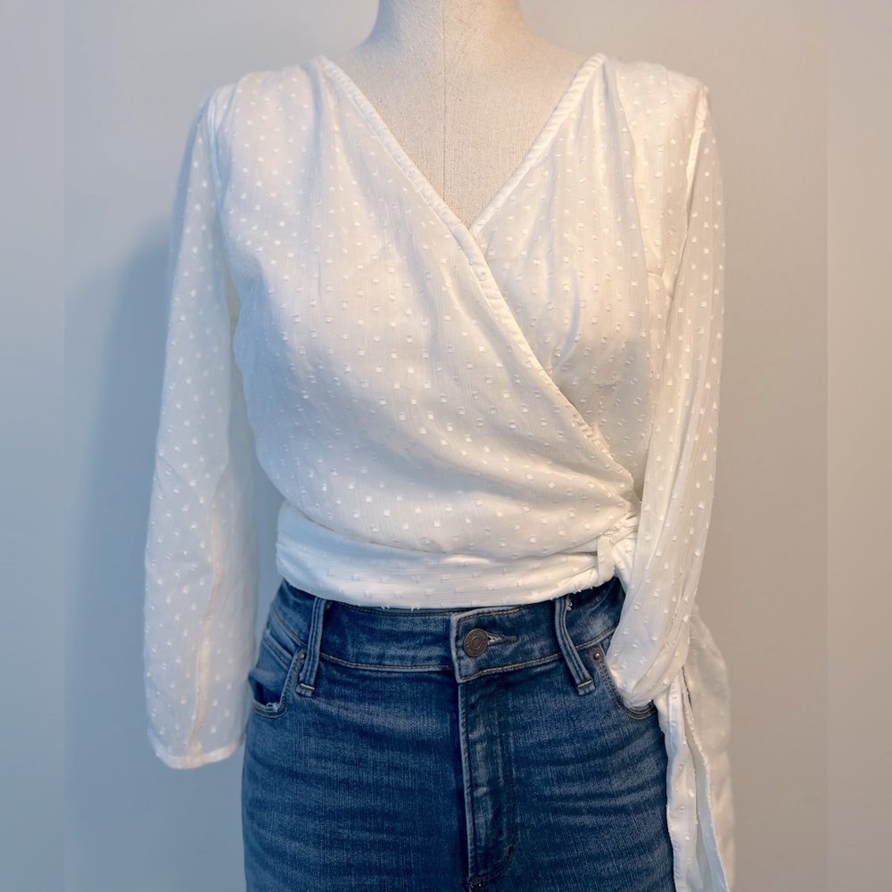 Abercrombie & Fitch White Wrap Top Size: M